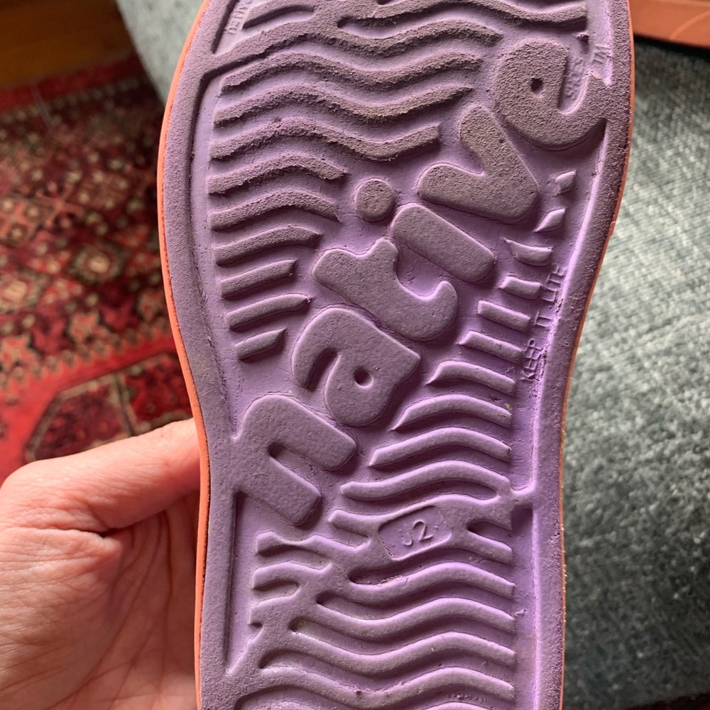 Native size 2 shoes - Picture 3 of 3